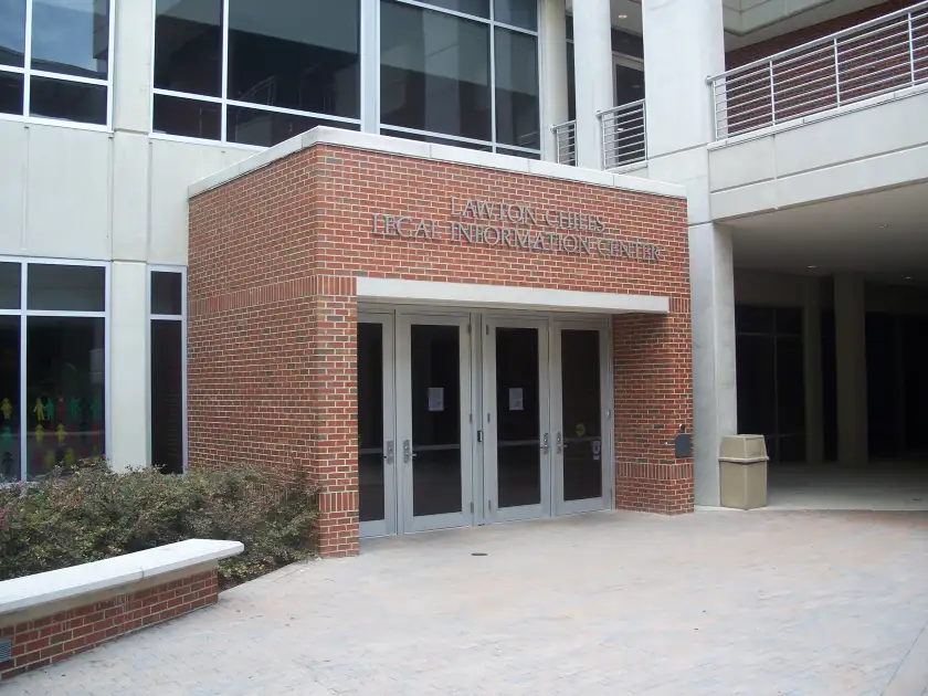法学院图书馆入口(Lawton-Chiles Legal Information Center)