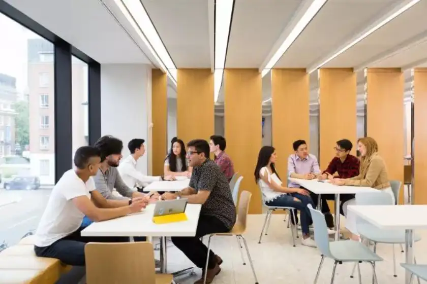 法学院内景-协作学习空间